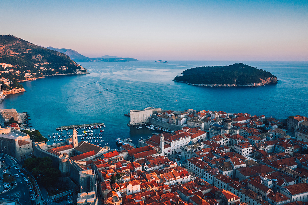 Nasveti_za_ogled_Dubrovnika_-_Tips_for_visiting_Dubrovnik_-_Photo_by_Luciann_Photography_from_Pexels.jpg