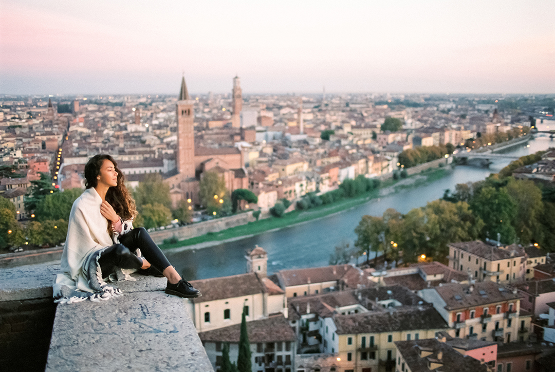 11_Popotniski_nasveti_za_Verono_-_Guide_to_a_Romantic_Verona_-_ENVATO.jpg